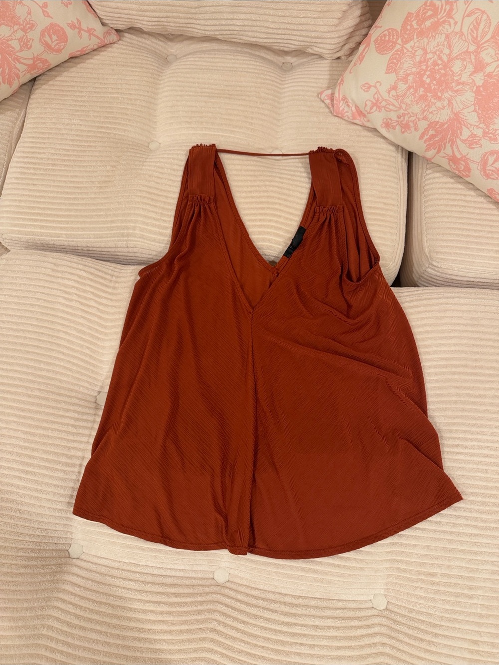 Midnight Rust Sleeveless V-Neck Tank Top Women’s Flowy Casual Boho Size Small